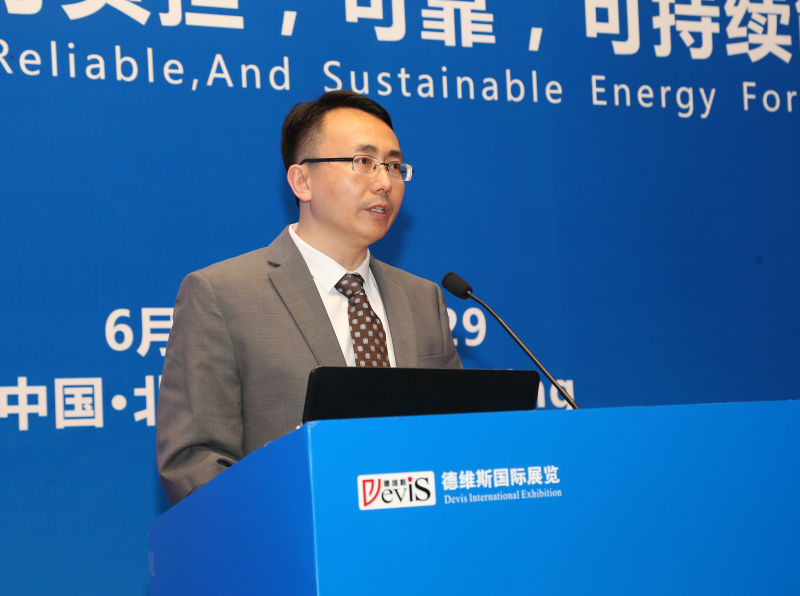 Prof. Gao Feng from Tsinghua University