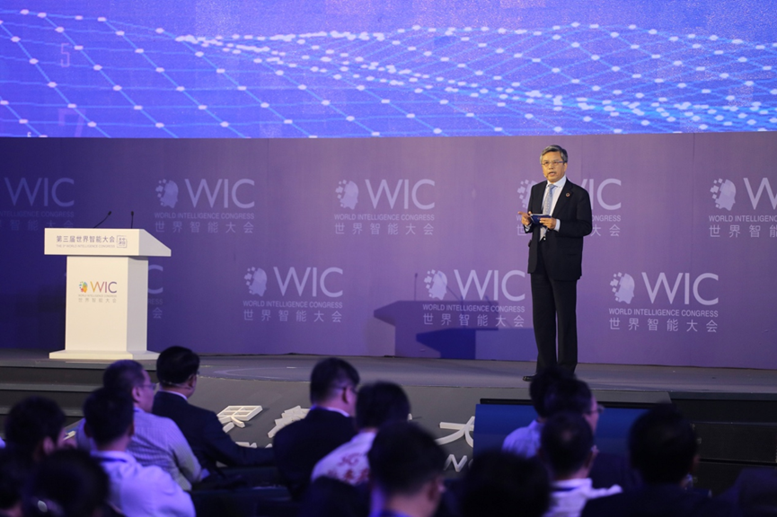 Prof. Gong Ke chairing the closing ceremony of WIC2019